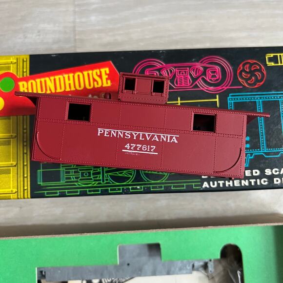 Roundhouse Products 1960s Caboose C 11 - 2:19 Pennsylvania Die Cast As-is - Picture 3 of 8